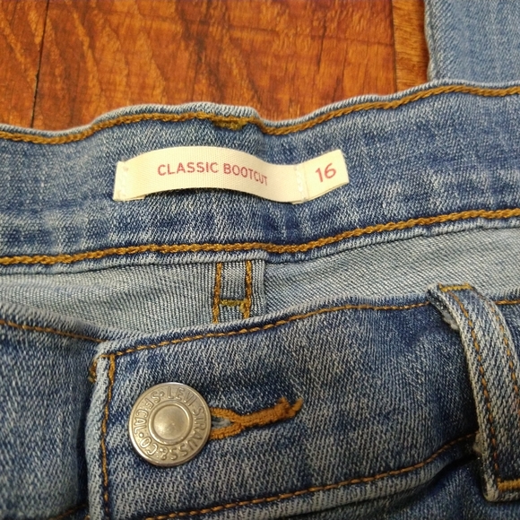 Levi's Classic Boot Cut Embroidered Floral Blue Jeans Women's Size 16 - Picture 2 of 6